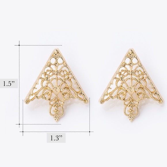 Goth Triangular Hollow Filigree Collar Tip Pins - Picture 16 of 16